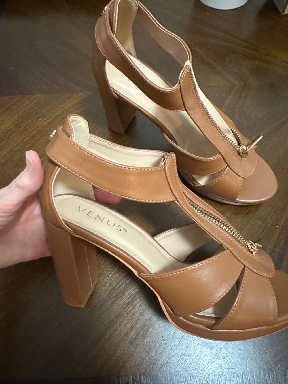 VENUS Cognac/Tan Block Heel T-Strap Sandals with Front Zip Size 8- NEW!